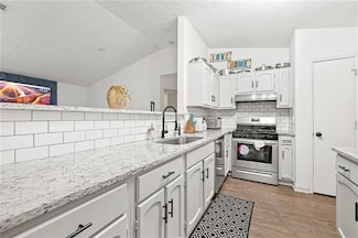971 Clover Ln, Lawrenceville, GA 30044