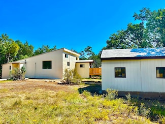 13 N Valley Rd, Tijeras, NM 87059