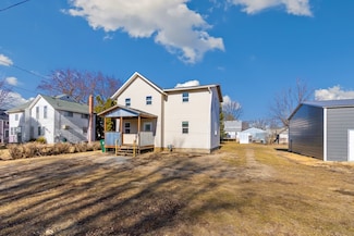 32 W Old Mill St, Milledgeville, IL 61051
