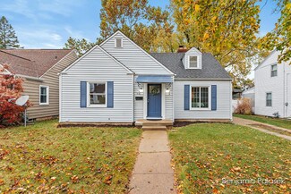 1007 Arlington St NE, Grand Rapids, MI 49505