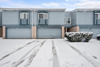 215 Lakeshore Ln, Bloomingdale, IL 60108