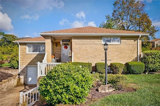 104 Thorncrest Dr, Mc Kees Rocks, PA 15136