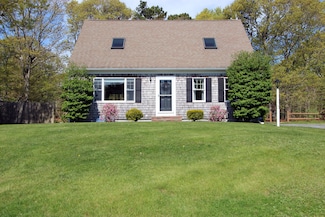 50 Jennifer Ln, Hyannis, MA 02601