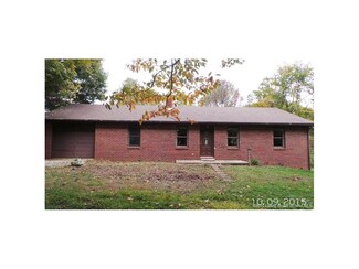7050 E Motsinger Rd, Pekin, IN 47165