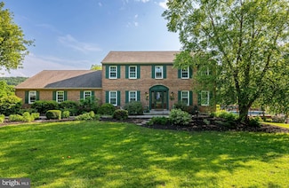 1024 Hilltop Rd, Leesport, PA 19533