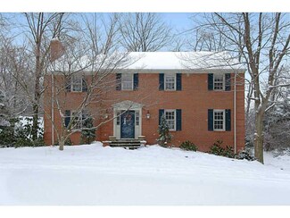 25 Meetinghouse Ln, Bradfordwoods, PA 15015