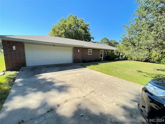 743 W Lakeview Dr, Stigler, OK 74462