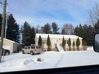 325 Brookwood Ln, Marquette, MI 49855