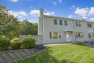 6719 Gretchen Ct N, Saint Paul, MN 55128