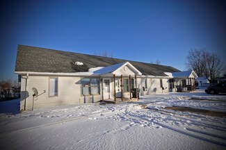 702 N Pursley St, Farmland, IN 47340