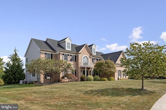 100 Tracey Cir, North Wales, PA 19454