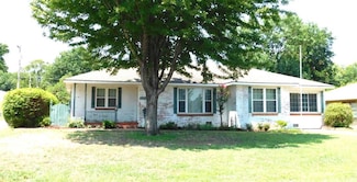 112 N 12th St, Ponca City, OK 74601