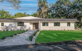 116 Laughlin Rd, Eagle Lake, TX 77434