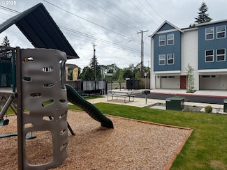 15087 SE Division St, Portland, OR 97236