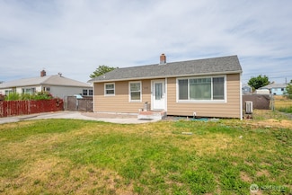 140 W Northshore Dr, Moses Lake, WA 98837