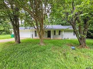 407 Indian Creek Dr, Palestine, TX 75801