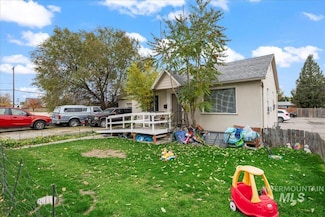 2008 E Linden St, Caldwell, ID 83605