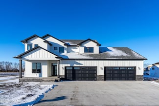 5498 Courtyard Dr, Grand Forks, ND 58201