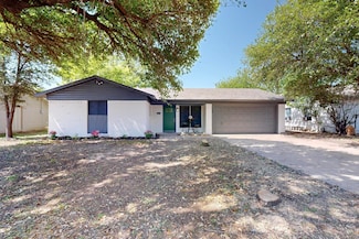 128 SE Gardens Blvd, Burleson, TX 76028