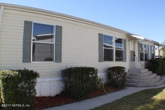 76 Carefree Dr, Welaka, FL 32193