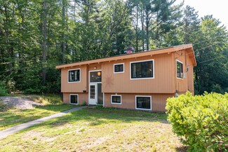 13 Lucerne St, Springvale, ME 04083