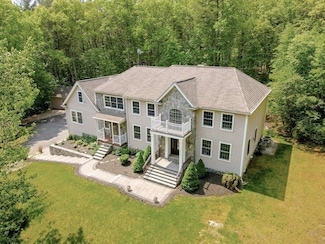 12 Breton Rd, Upton, MA 01568