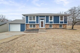6688 NW 51st St, Johnston, IA 50131
