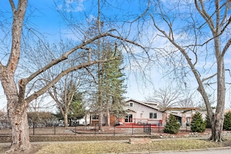 1215 E Oakland Ave, Bloomington, IL 61701