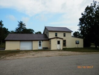 302 N 5th St, Avoca, WI 53506