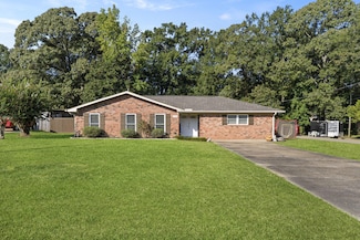 134 Somerset Dr, Hattiesburg, MS 39402