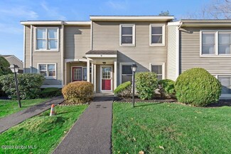 9 Hale Dr, Clifton Park, NY 12065