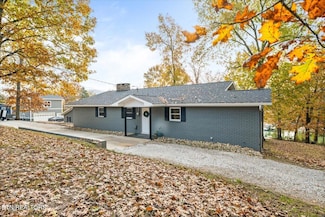 496 Shawnee Dr, Jacksboro, TN 37757