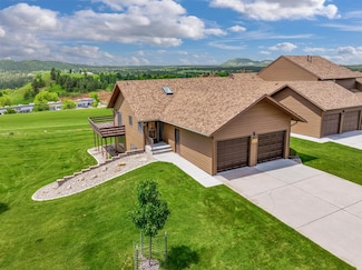 955 Country Club Dr, Spearfish, SD 57783