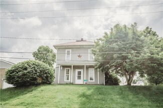 114 Lincoln Ave SW, Brewster, OH 44613