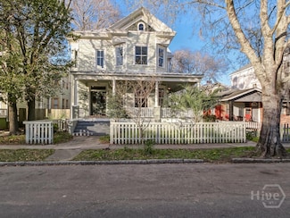 208 W 35th St, Savannah, GA 31401