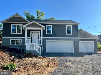 1395 Nipetown Rd, Martinsburg, WV 25404