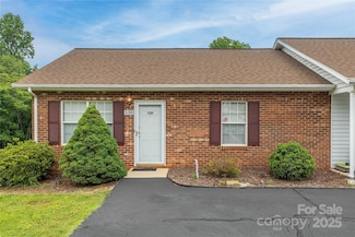 130 24th St NW, Hickory, NC 28601
