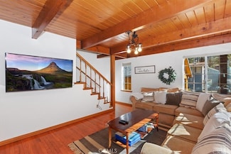 610 Mountain View Ave, Wrightwood, CA 92397