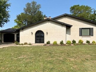 739 Random Rd, Hesston, KS 67062