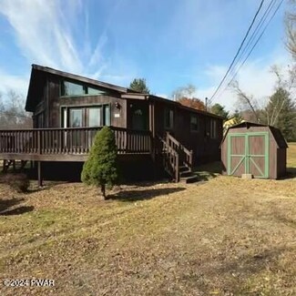 25 Quaking Aspen Ln, Lake Ariel, PA 18436
