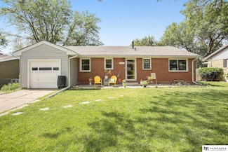 2431 Saint Thomas Dr, Lincoln, NE 68502