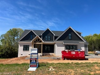 7616 Hawkins Ridge Dr, Stokesdale, NC 27357