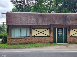 81 Church St, Franklin, NJ 07416