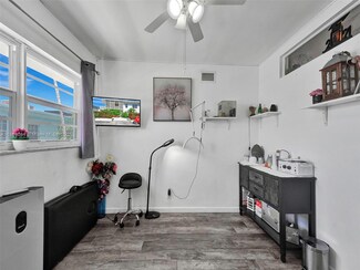 2858 Pine Tree Dr Unit 5, Miami Beach, FL 33140