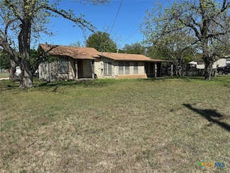 502 N Cherry St, Seguin, TX 78155