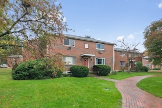 51 Bishop Dr, Framingham, MA 01702
