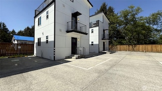 890 Magellan Ave NE Unit 3, Ocean Shores, WA 98569