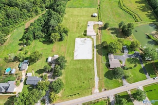 986 Cave Spring Rd, Owens Cross Roads, AL 35763