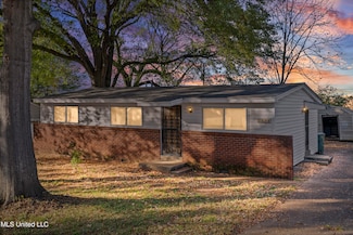 1896 Southaven Cir N, Southaven, MS 38671