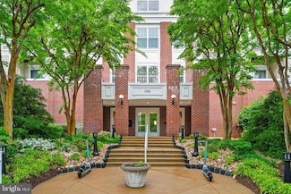 1641 International Dr Unit 215, McLean, VA 22102
